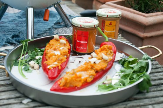 Gefüllte Spitzpaprika mit Cashew und Koriander