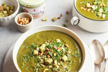 Bärlauch Spinat Suppe mit Streich