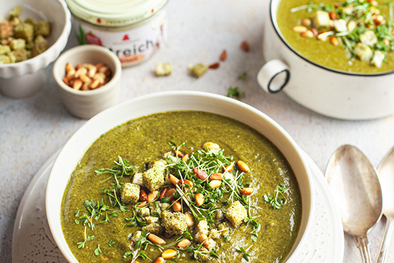 Bärlauch Spinat Suppe mit Streich